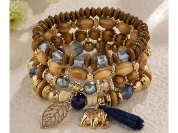 Bracelets avec Charm Feuille, Lot de 4 – Design Élégant avec Perles et Breloques, Idéal pour Accessoiriser Vos Tenues avec un Style Naturel et Bohème. – Image 4