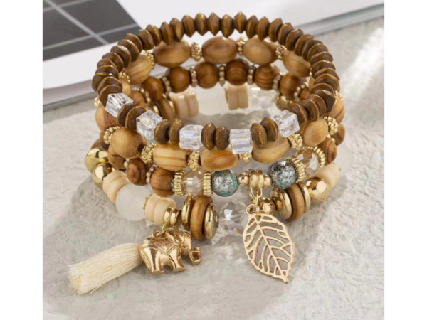 Bracelets avec Charm Feuille, Lot de 4 – Design Élégant avec Perles et Breloques, Idéal pour Accessoiriser Vos Tenues avec un Style Naturel et Bohème. – Image 2