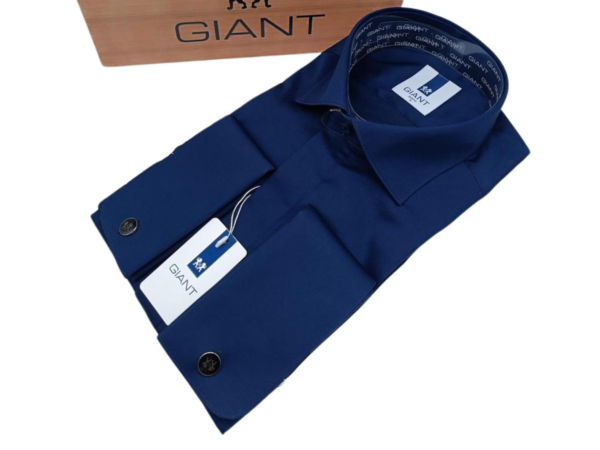 Chemise Giant Bleu Nuit – Élégance Intemporelle pour Hommes, Tissu Confortable et Léger, Idéale pour le Bureau, les Sorties ou les Occasions Spéciales.