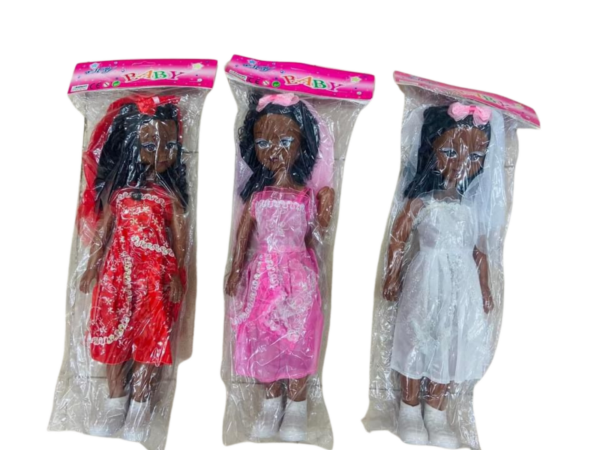 Poupée Africaine pour Filles – Jouet Éducatif et Créatif avec Cheveux Bouclés, Idéal pour les Enfants, Promouvant la Diversité et le Jeu Imaginatif. – Image 4