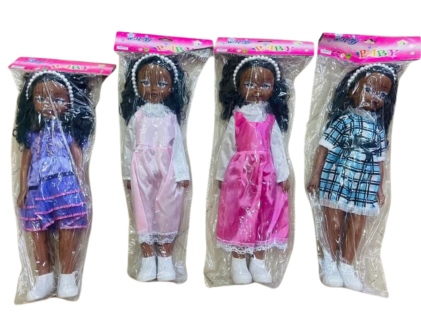 Poupée Africaine pour Filles – Jouet Éducatif et Créatif avec Cheveux Bouclés, Idéal pour les Enfants, Promouvant la Diversité et le Jeu Imaginatif. – Image 3